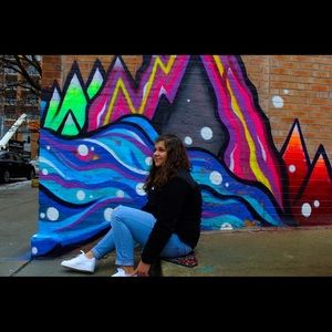 Meet your Posher, Ayla